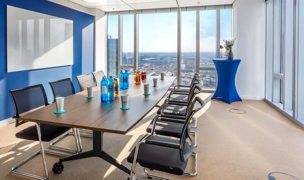 Konferenzraum „Mainhattan“ im Main Tower, Frankfurt, Ansicht 2