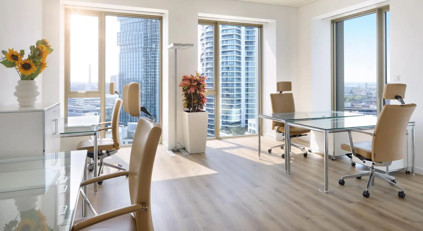 Büro für bis zu 8 Personen, Tower 185