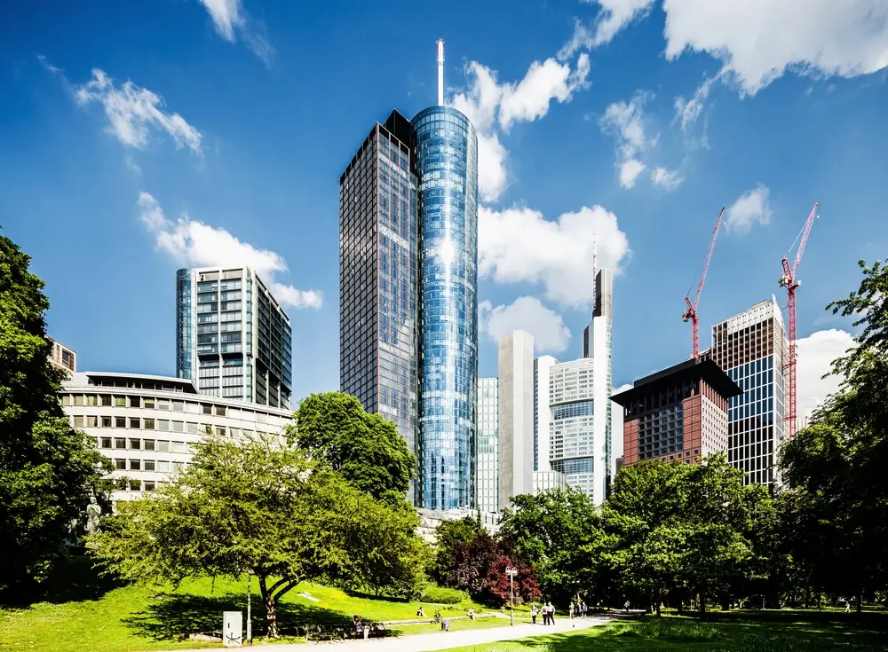 Der Main Tower im Frankfurter Bankenviertel